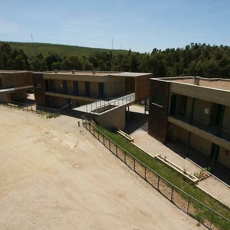 Apartamentos Villa Vacacional Castuera Bagian luar foto