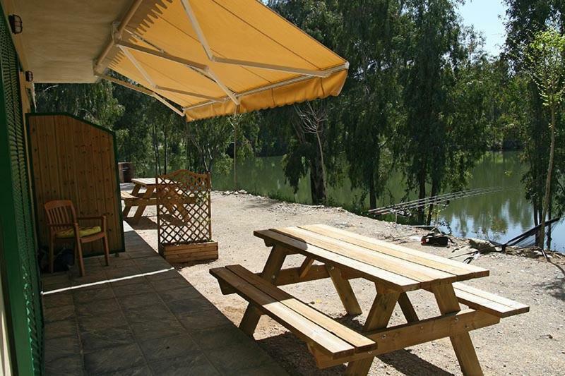 Apartamentos Villa Vacacional Castuera Bagian luar foto