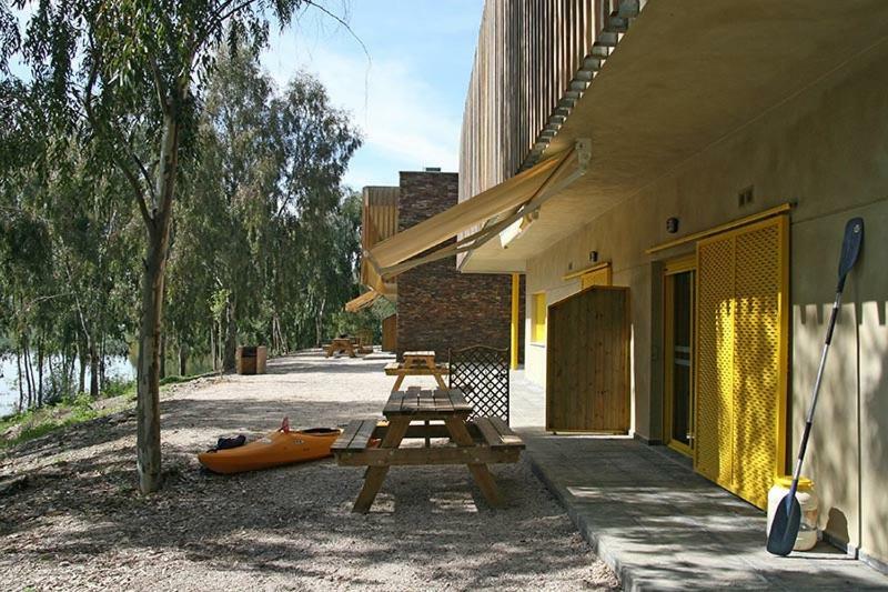 Apartamentos Villa Vacacional Castuera Bagian luar foto
