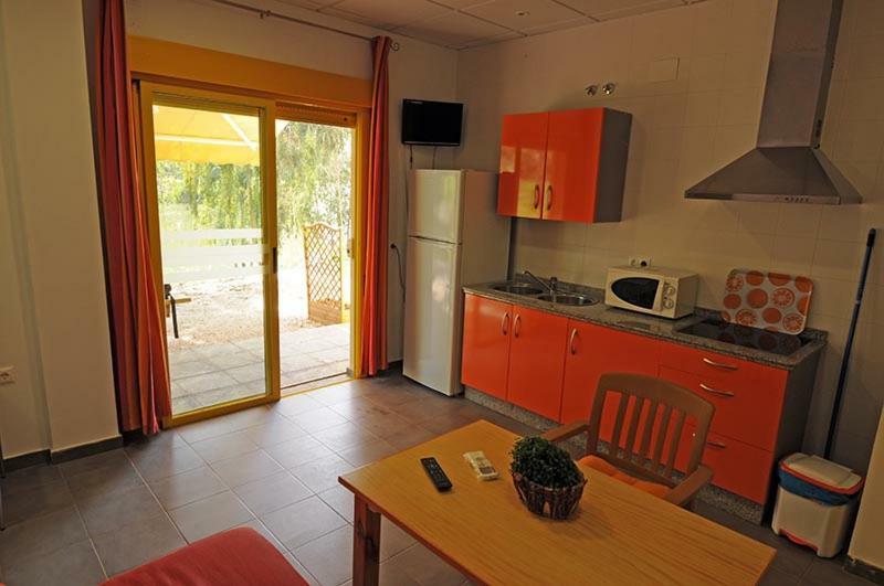 Apartamentos Villa Vacacional Castuera Bagian luar foto