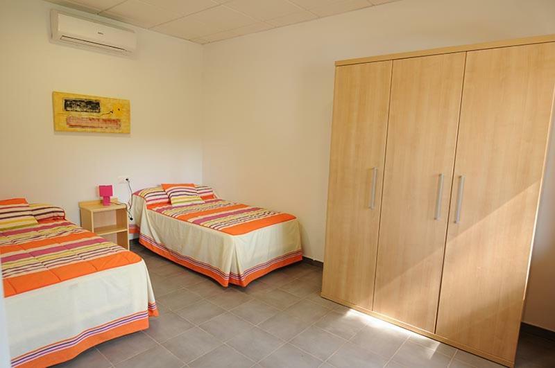 Apartamentos Villa Vacacional Castuera Bagian luar foto
